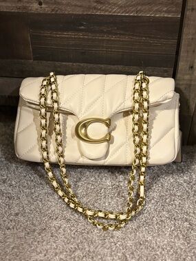 Cream Quilted Shoulder Bag with Gold Chain